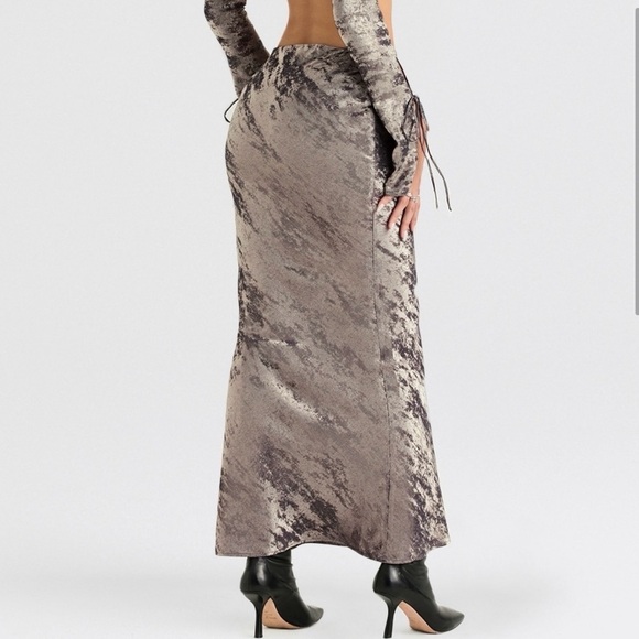 NWT House of CB CLARA PEWTER BIAS CUT MIDI SKIRT size Small reg $155 - Picture 4 of 9